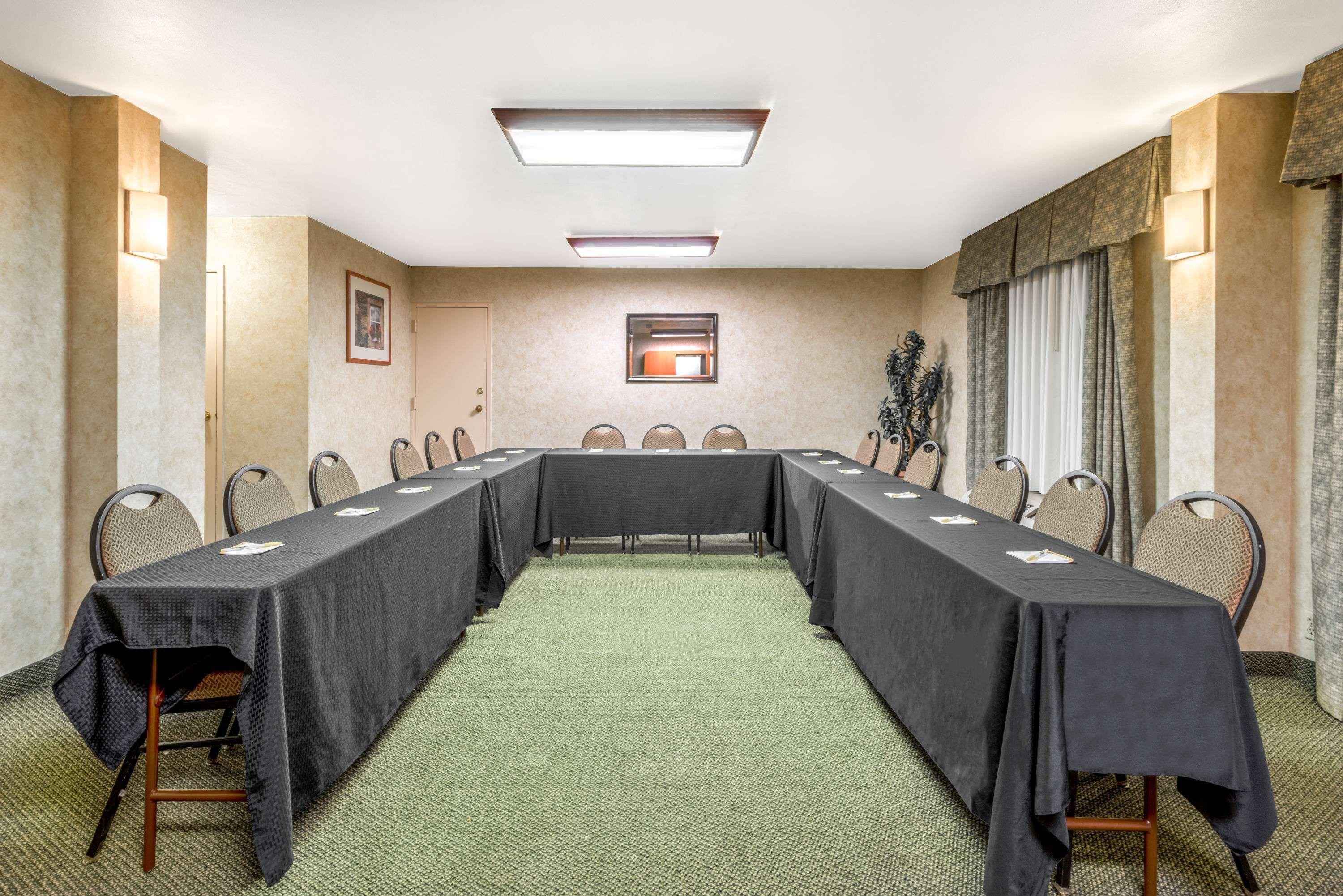 Days Inn & Suites By Wyndham Albuquerque North Экстерьер фото