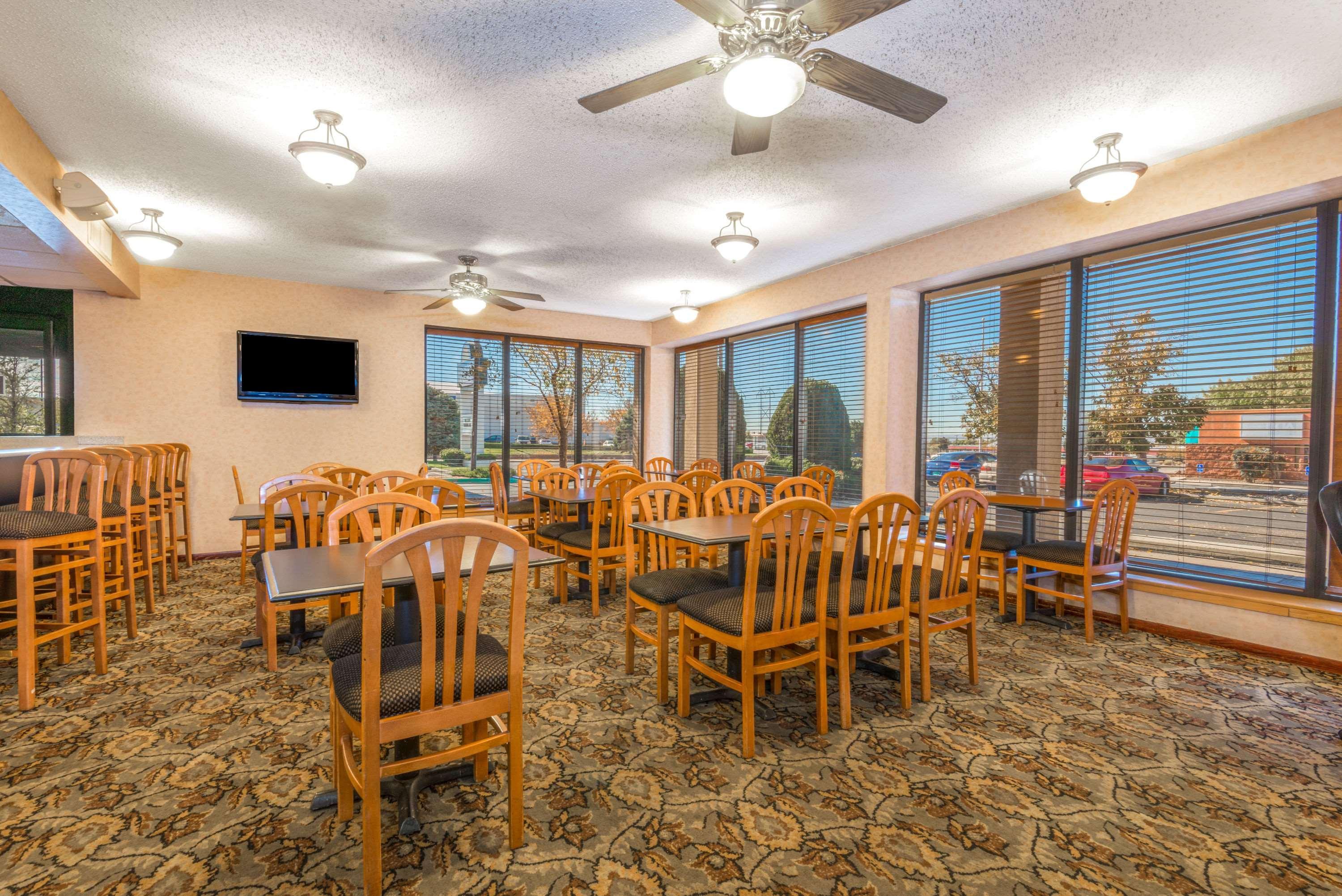 Days Inn & Suites By Wyndham Albuquerque North Экстерьер фото