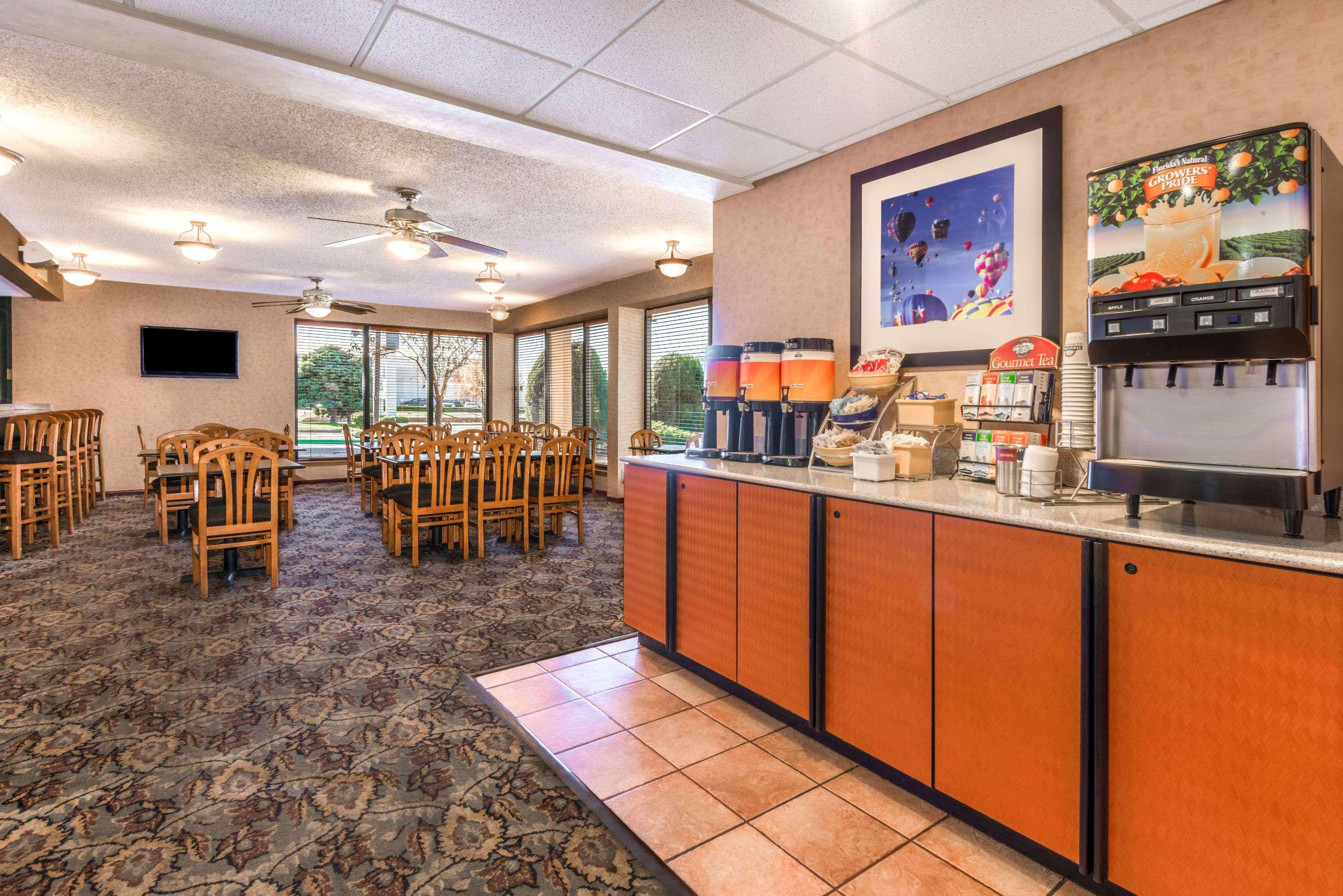 Days Inn & Suites By Wyndham Albuquerque North Экстерьер фото