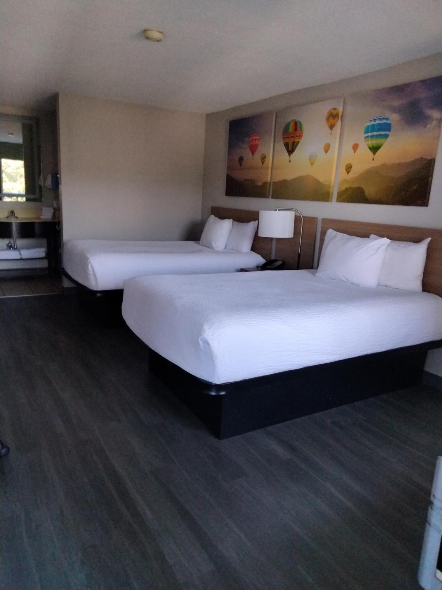 Days Inn & Suites By Wyndham Albuquerque North Экстерьер фото