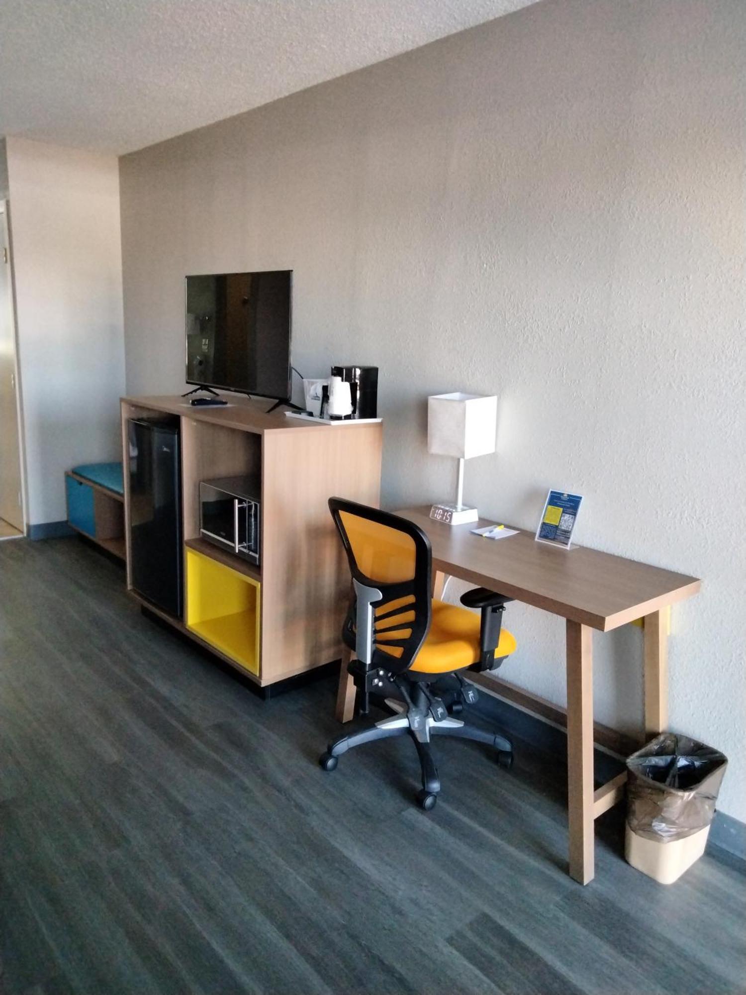 Days Inn & Suites By Wyndham Albuquerque North Экстерьер фото
