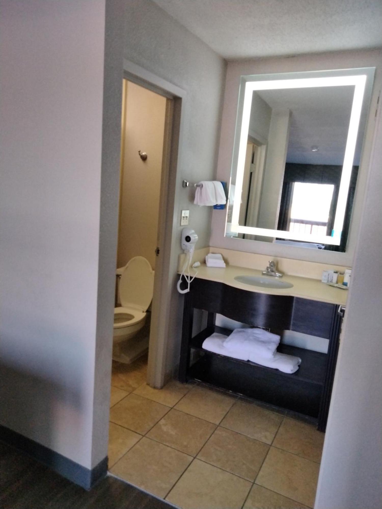 Days Inn & Suites By Wyndham Albuquerque North Экстерьер фото