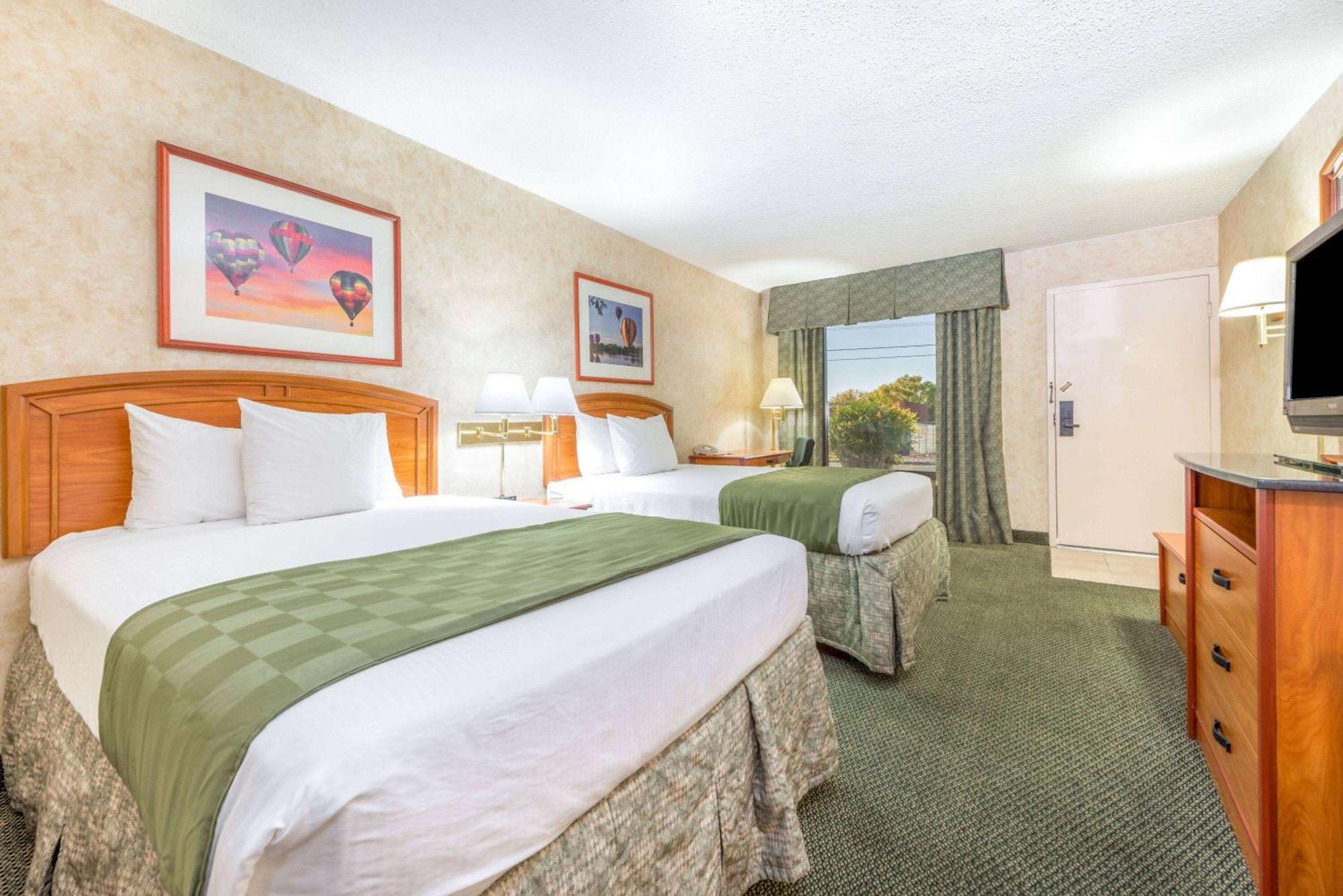 Days Inn & Suites By Wyndham Albuquerque North Экстерьер фото