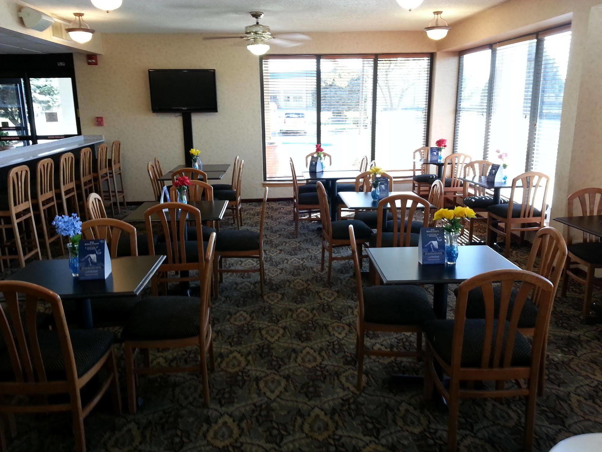 Days Inn & Suites By Wyndham Albuquerque North Экстерьер фото